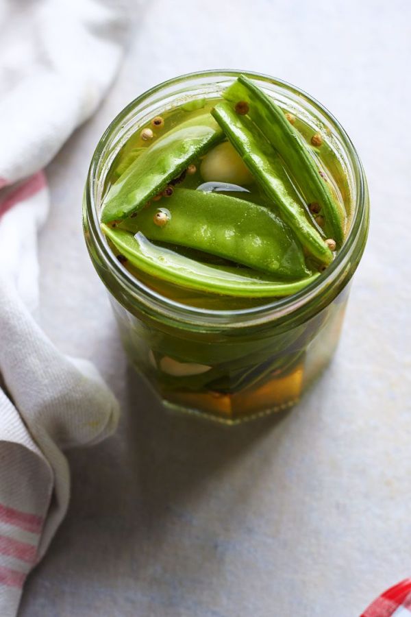Pickled Snow Peas - #recipe by #eatwell101 - https://www.eatwell101.com/pickled-snow-peas-recipe