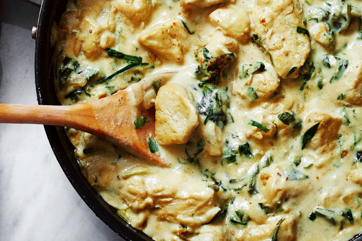 Skillet Chicken with Spinach Cream Sauce