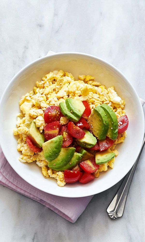 Scrambled Eggs with Avocado and Tomato