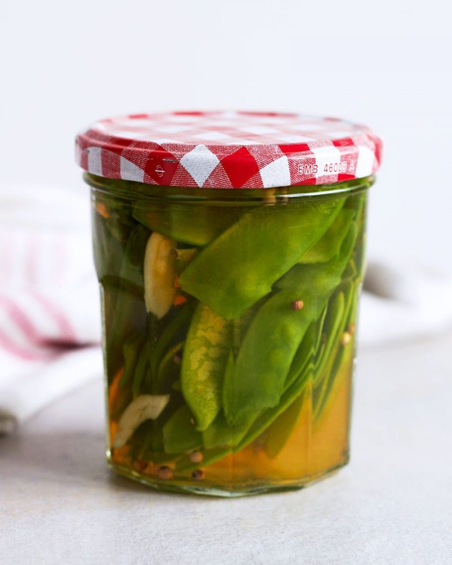 Pickled Snow Peas - #recipe by #eatwell101 - https://www.eatwell101.com/pickled-snow-peas-recipe
