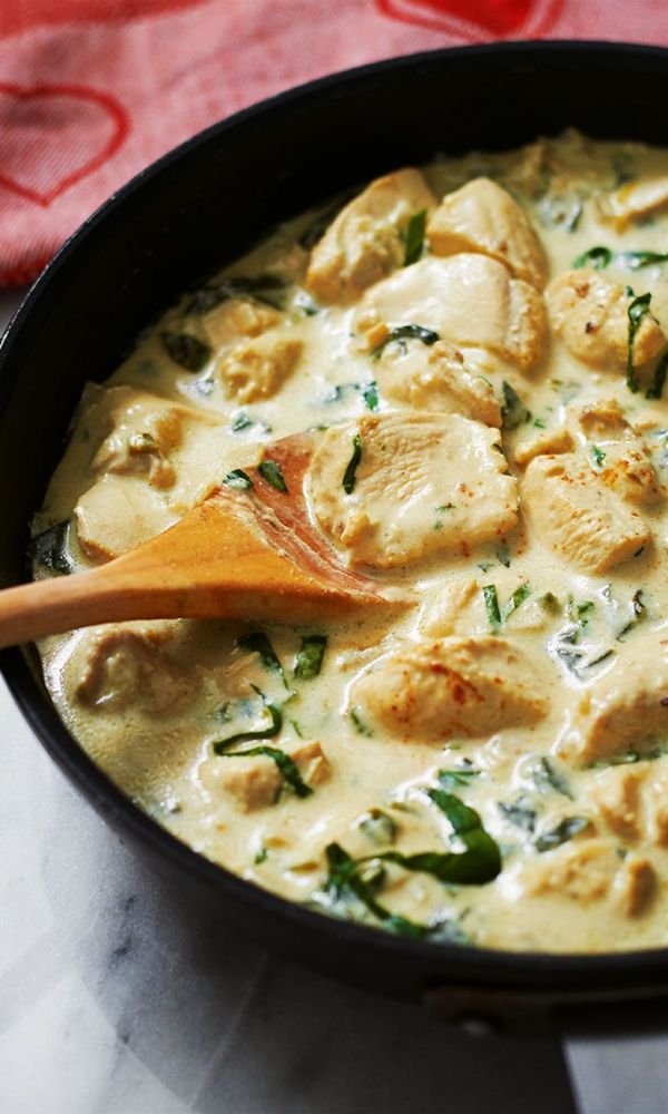 Skillet Chicken with Spinach Cream Sauce