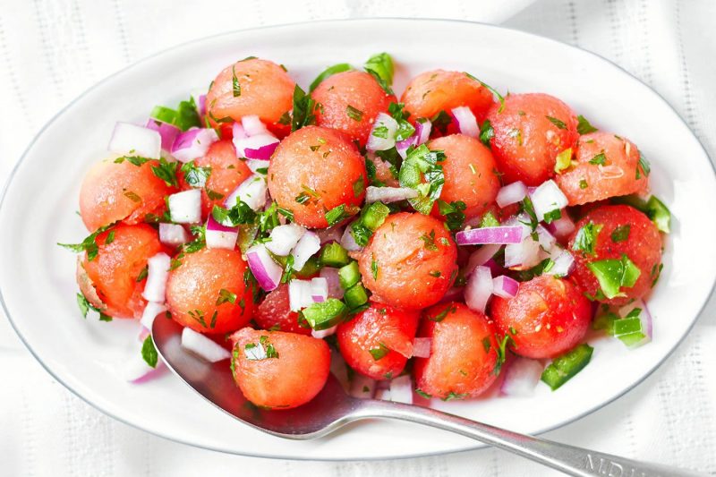 Jalapeño Watermelon Salad - #recipe by #eatwell101 - https://www.eatwell101.com/hot-watermelon-salad