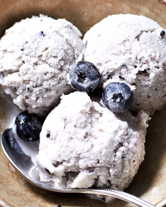 Blueberry Coconut Ice Cream-Dream - #recipe by #eatwell101 - https://www.eatwell101.com/blueberry-coconut-ice-cream-recipe