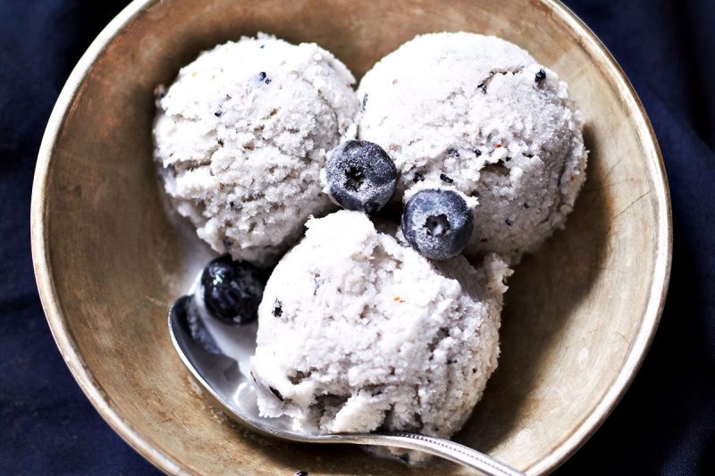 Blueberry Coconut Ice Cream-Dream - #recipe by #eatwell101 - https://www.eatwell101.com/blueberry-coconut-ice-cream-recipe