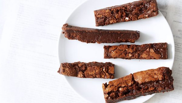 Rave-Worthy Brownie Bars - #recipe by #eatwell101 - https://www.eatwell101.com/brownie-bars-recipe