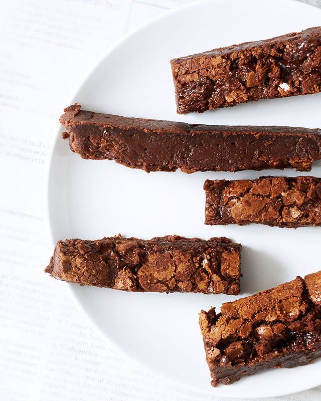 Rave-Worthy Brownie Bars - #recipe by #eatwell101 - https://www.eatwell101.com/brownie-bars-recipe