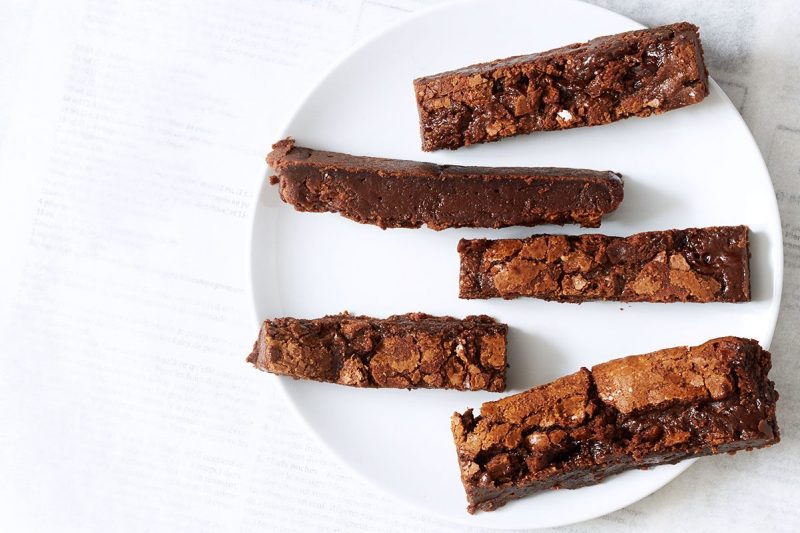 Rave-Worthy Brownie Bars - #recipe by #eatwell101 - https://www.eatwell101.com/brownie-bars-recipe