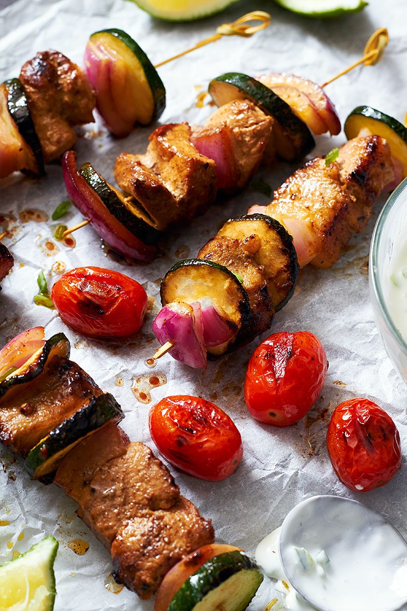 Grilled Fajita Zucchini Pork Kebabs - #recipe by #eatwell101 - https://www.eatwell101.com/grilled-pork-kebabs-recipe