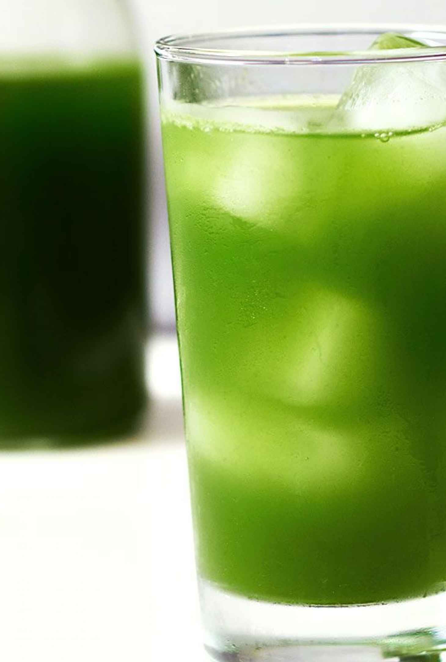 Iced Kale-Pineapple Juice - #recipe by #eatwell101 - https://www.eatwell101.com/iced-kale-and-pineapple-juice-recipe