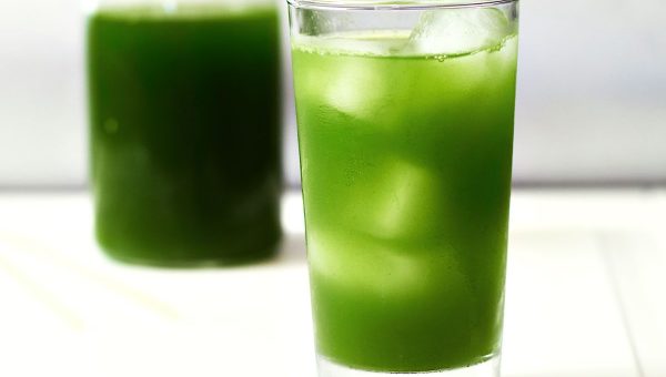 Iced Kale-Pineapple Juice - #recipe by #eatwell101 - https://www.eatwell101.com/iced-kale-and-pineapple-juice-recipe