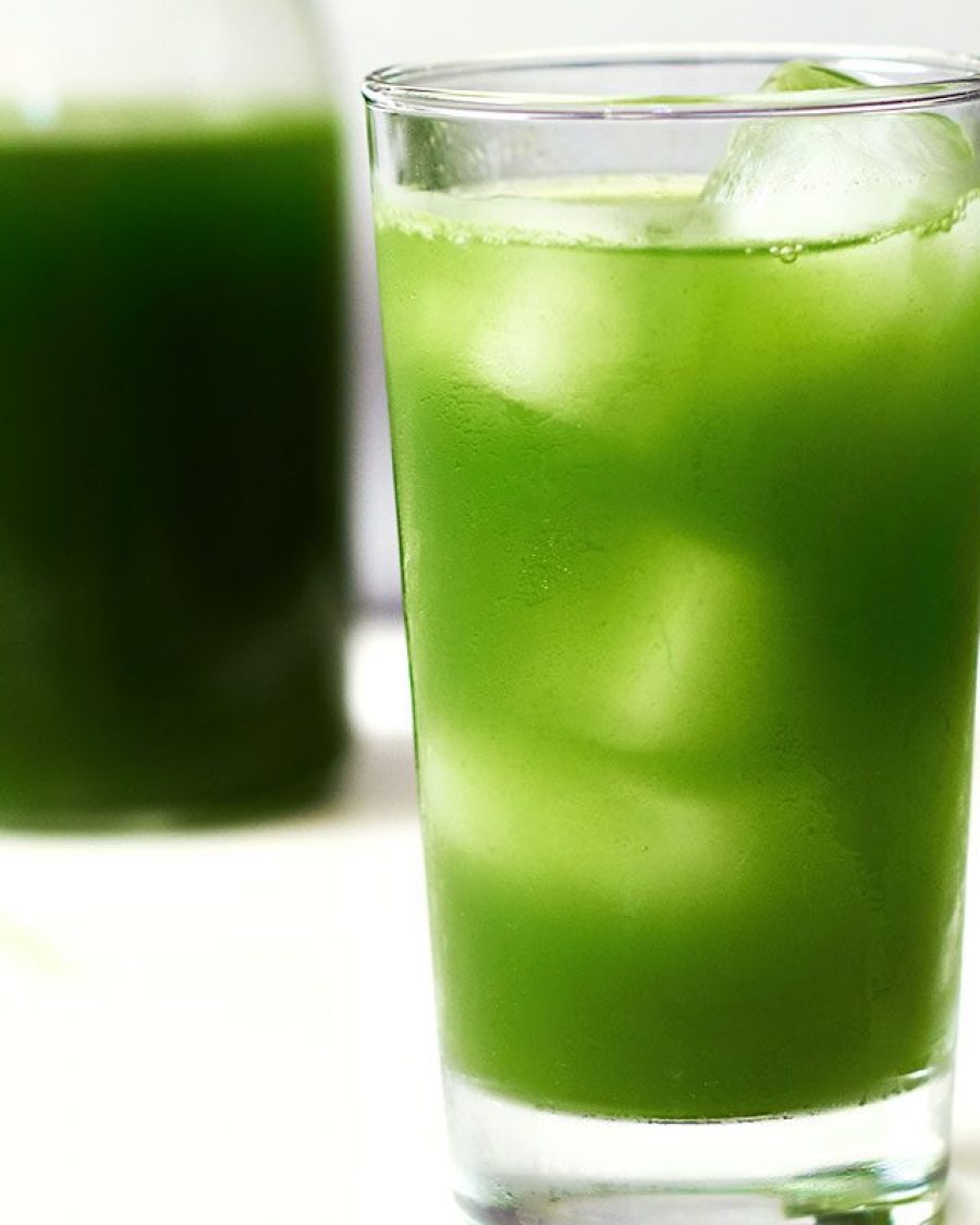 Iced Kale-Pineapple Juice - #recipe by #eatwell101 - https://www.eatwell101.com/iced-kale-and-pineapple-juice-recipe