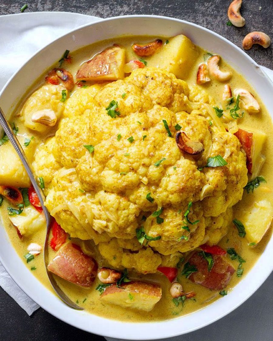 Slow Cooker Whole Cauliflower Curry and Cashew - #recipe by #eatwell101 - https://www.eatwell101.com/slow-cooker-cashew-cauliflower-curry-recipe