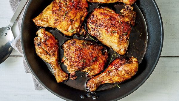 Balsamic Honey Skillet Chicken Legs - #recipe by #eatwell101 - https://www.eatwell101.com/honey-balsamic-rosemary-chicken-legs-recipe