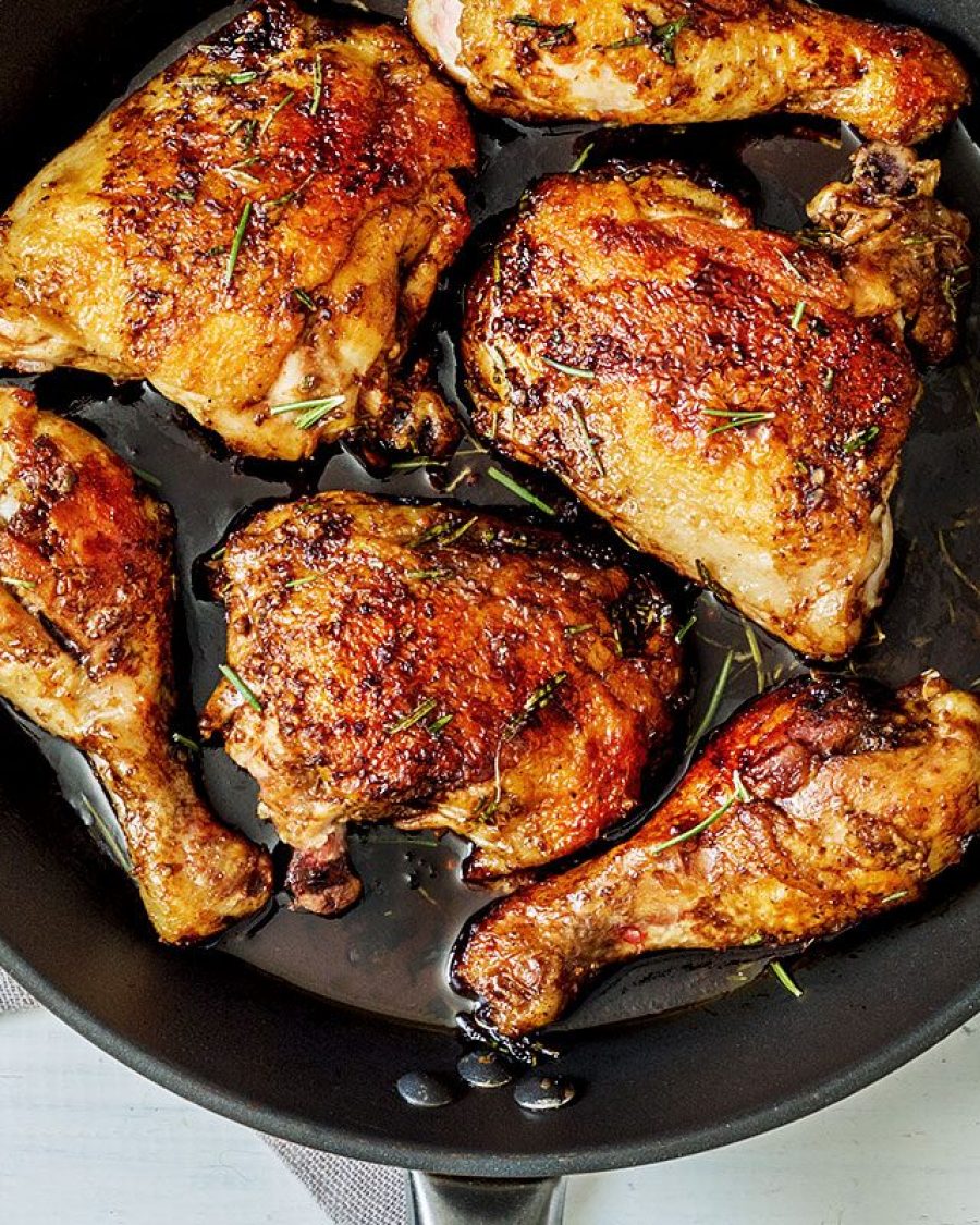 Balsamic Honey Skillet Chicken Legs - #recipe by #eatwell101 - https://www.eatwell101.com/honey-balsamic-rosemary-chicken-legs-recipe