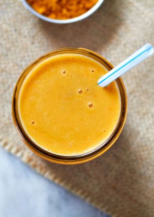 Banana Mango Turmeric Smoothie