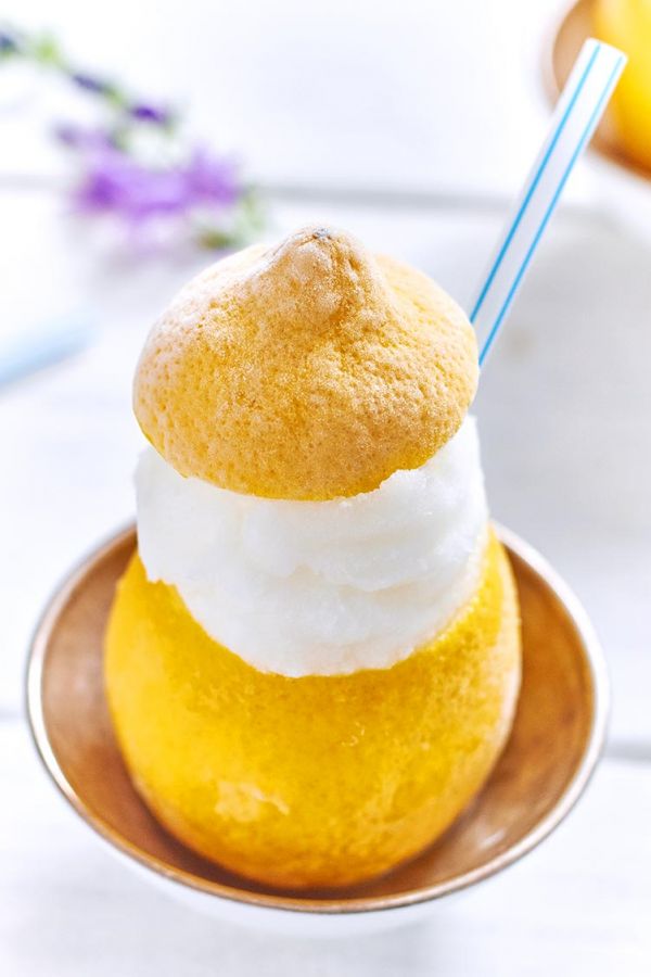 Boozy Lemon Sorbet Cups - #recipe by #eatwell101 - https://www.eatwell101.com/lemon-sorbet-cups-recipe
