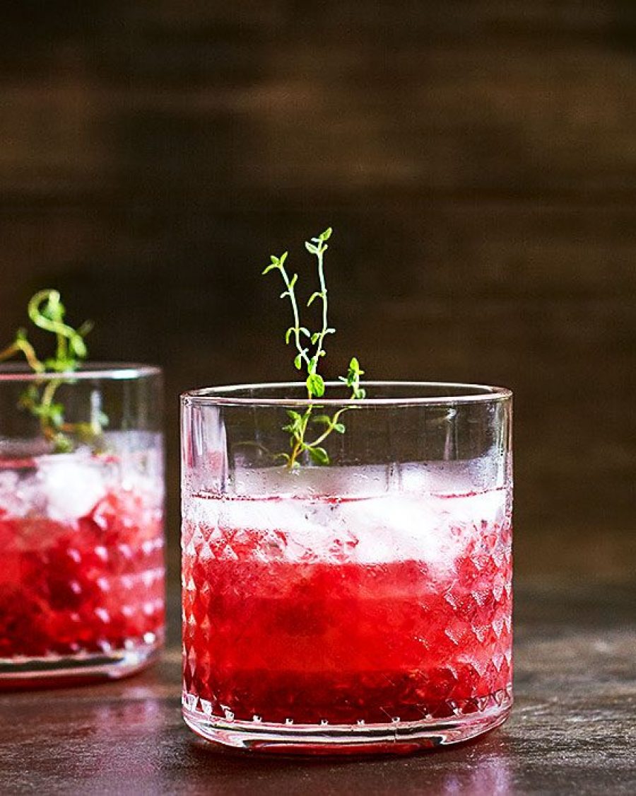 Raspberry Gin Fizz - #recipe by #eatwell101 - https://www.eatwell101.com/raspberry-gin-fizz-recipe