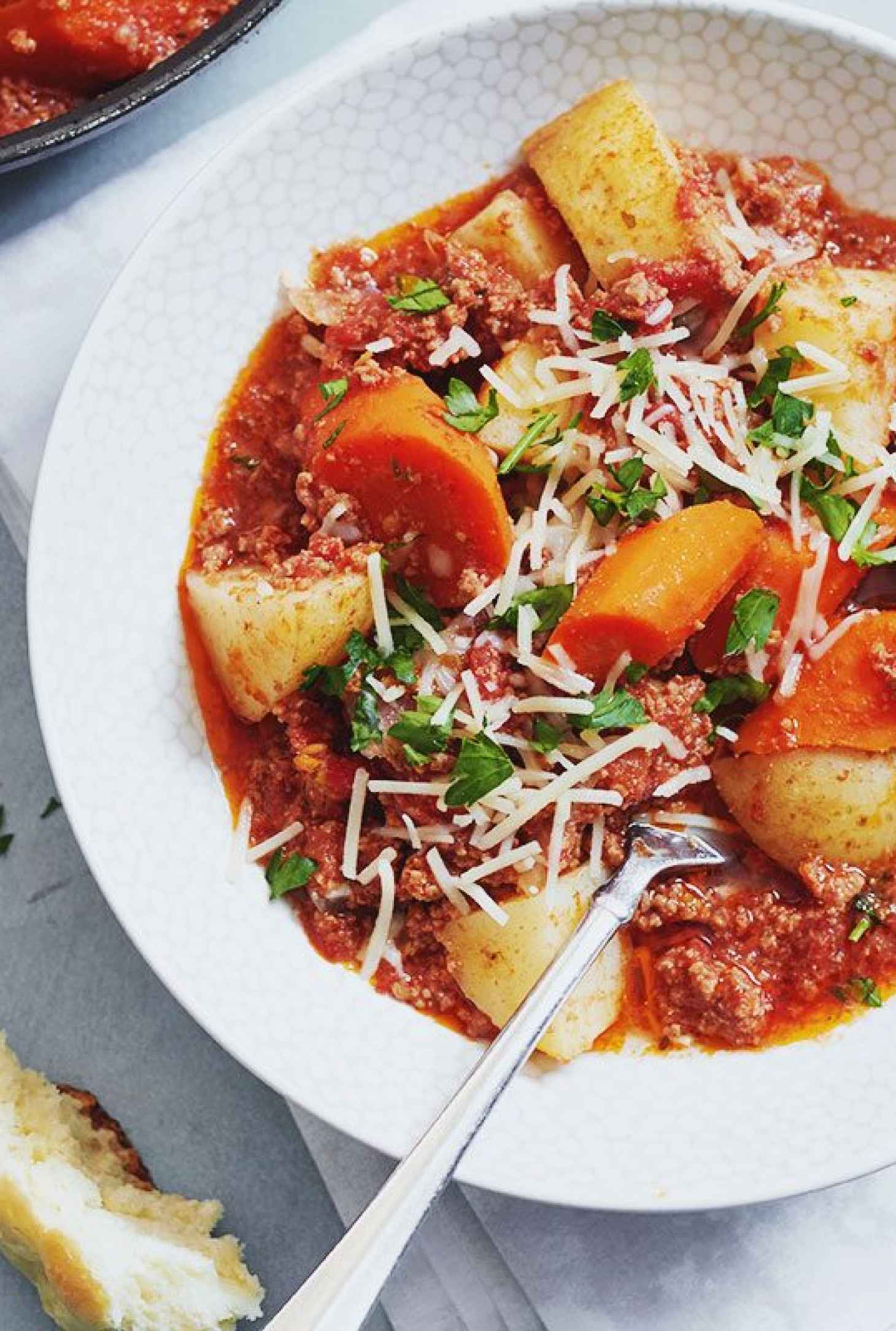 Crock Pot Ground Beef Stew, Potato and Carrot - #recipe by #eatwell101 - https://www.eatwell101.com/crock-pot-beef-potato-stew-recipe