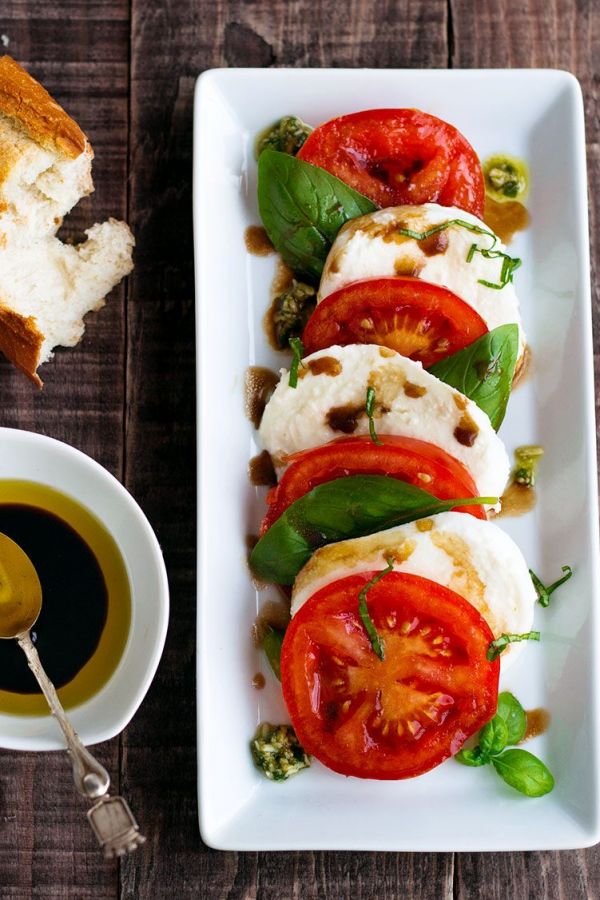 Caprese Salad with Pesto Dressing - #recipe by #eatwell101 - https://www.eatwell101.com/caprese-salad-recipe
