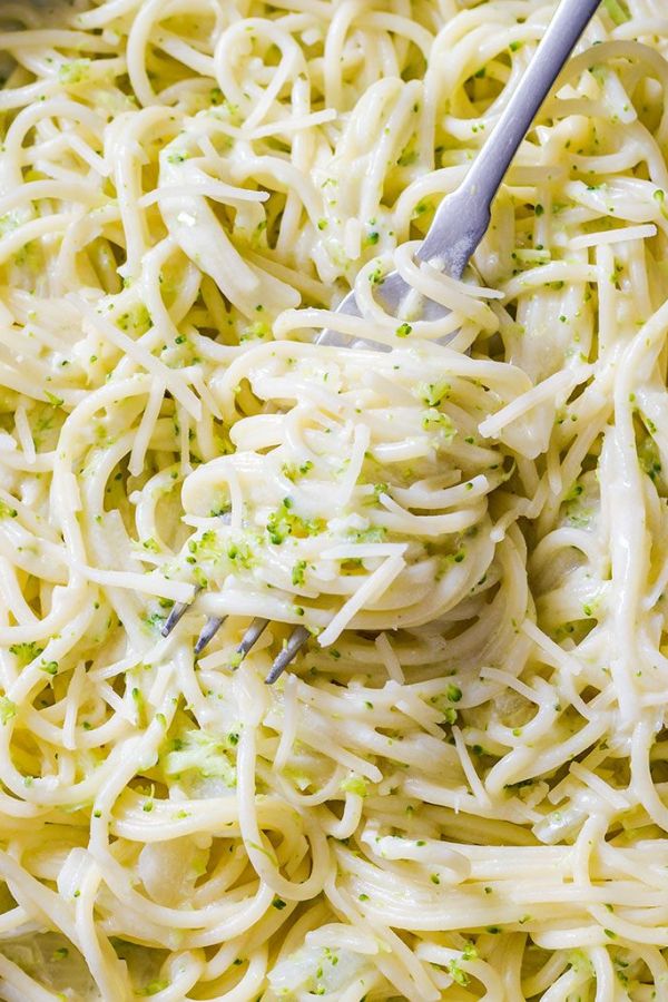 Creamy Broccoli Noodles - #recipe by #eatwell101 - https://www.eatwell101.com/creamy-broccoli-pasta-recipe