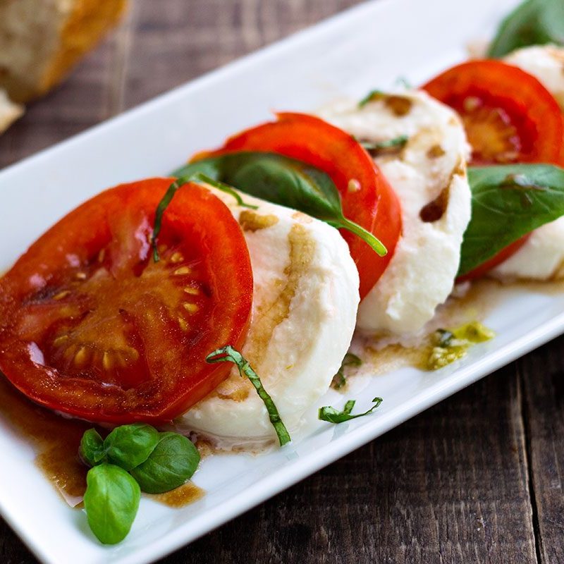 Caprese Salad Recipe With Pesto Dressing Eatwell101,Poached Chicken Recipes