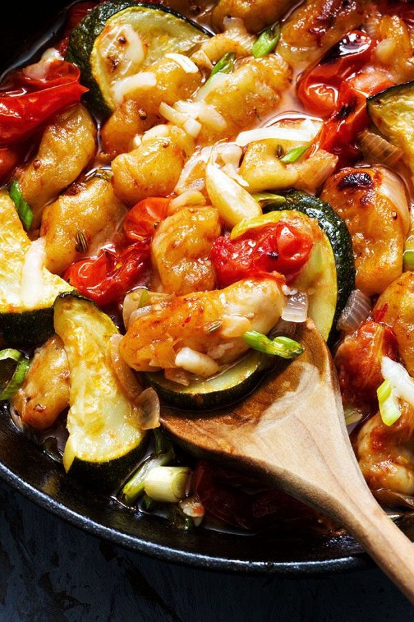 One-Skillet Mediterranean Gnocchi - #recipe by #eatwell101 - https://www.eatwell101.com/one-skillet-gnocchi-recipe