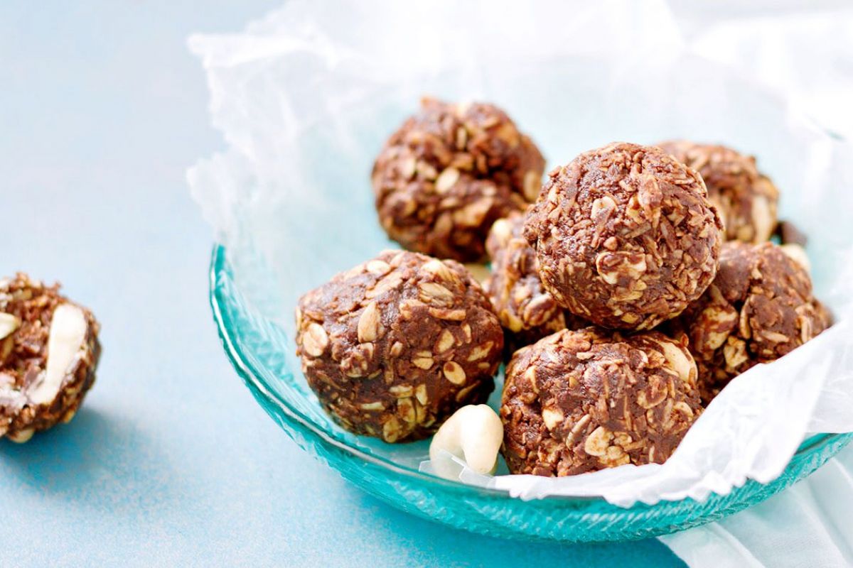 Delicious No-Bake Oat Chocolate Balls Recipe