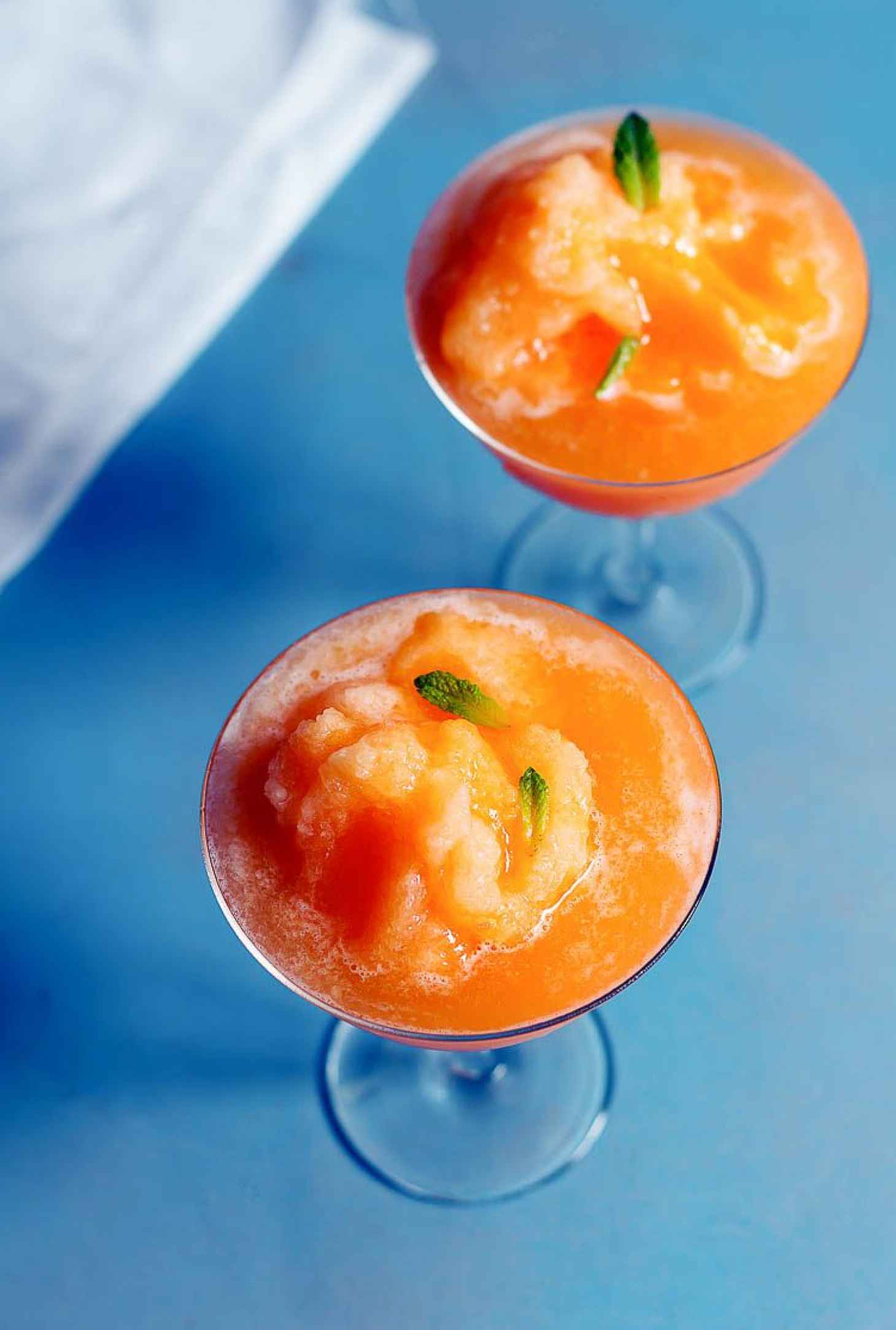 Frozen Cantaloupe Margarita - #recipe by #eatwell101 - https://www.eatwell101.com/frozen-cantaloupe-margarita-recipe