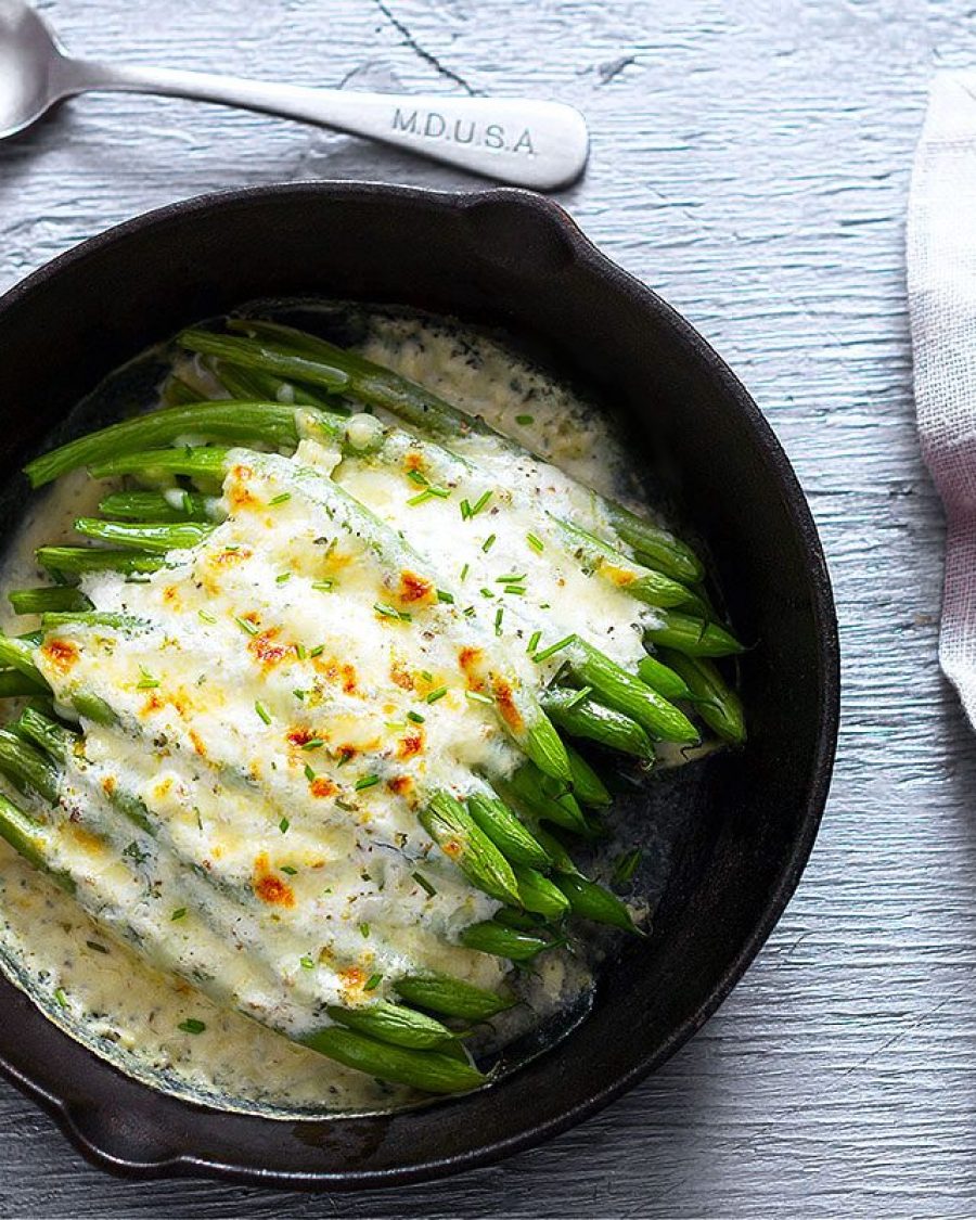 Cheesy Green Beans Casserole - #recipe by #eatwell101 - https://www.eatwell101.com/cheesy-green-beans-casserole-recipe