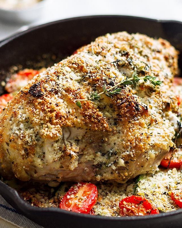 One Pan Garlic Parmesan Chicken and Zucchini - #recipe by #eatwell101 - https://www.eatwell101.com/one-pan-garlic-parmesan-chicken-recipe