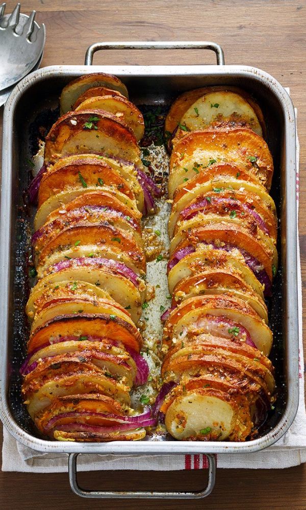 Garlic Parmesan Roasted Potatoes