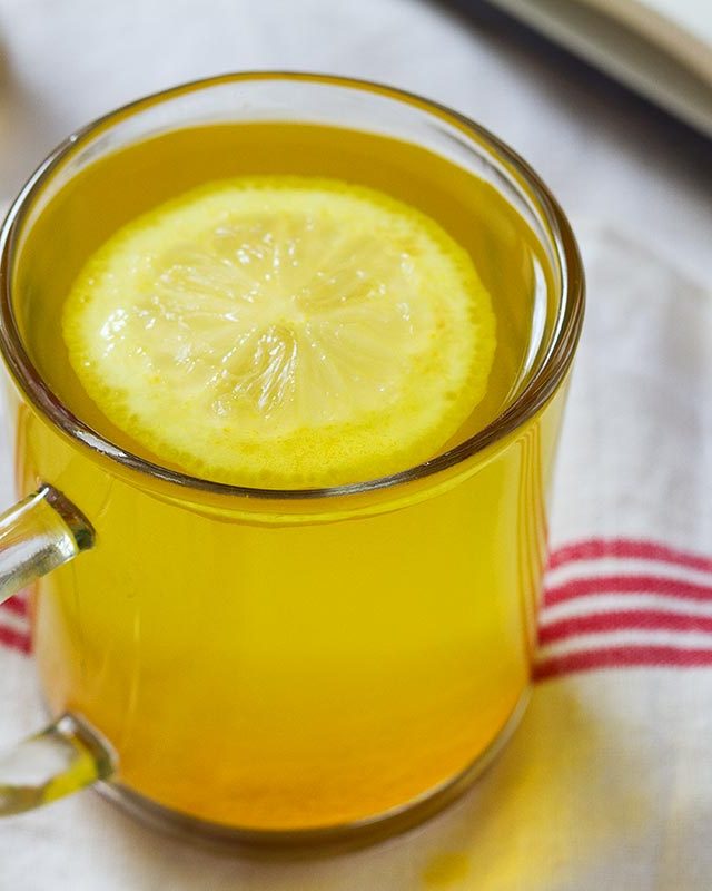 Morning Detox Turmeric Tea - #recipe by #eatwell101 - https://www.eatwell101.com/healing-turmeric-tea-antinflamatory-healing