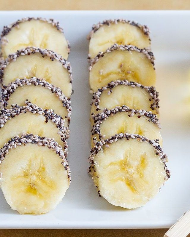 Banana Chia Seeds Sushis - #recipe by #eatwell101 - https://www.eatwell101.com/chia-seeds-banana-sushis-recipe