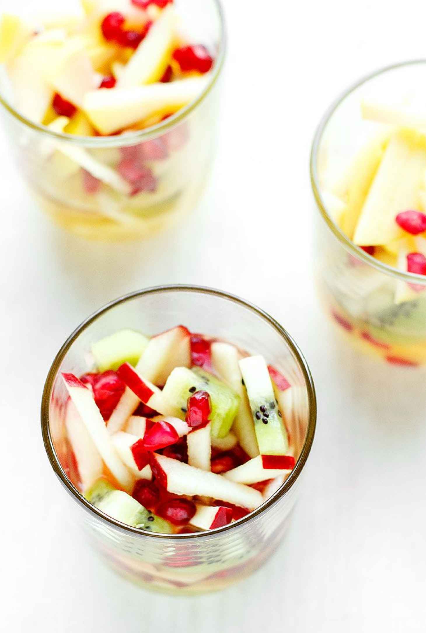 Easy Winter Fruit Salad - #recipe by #eatwell101 - https://www.eatwell101.com/winter-fruit-salad-recipe