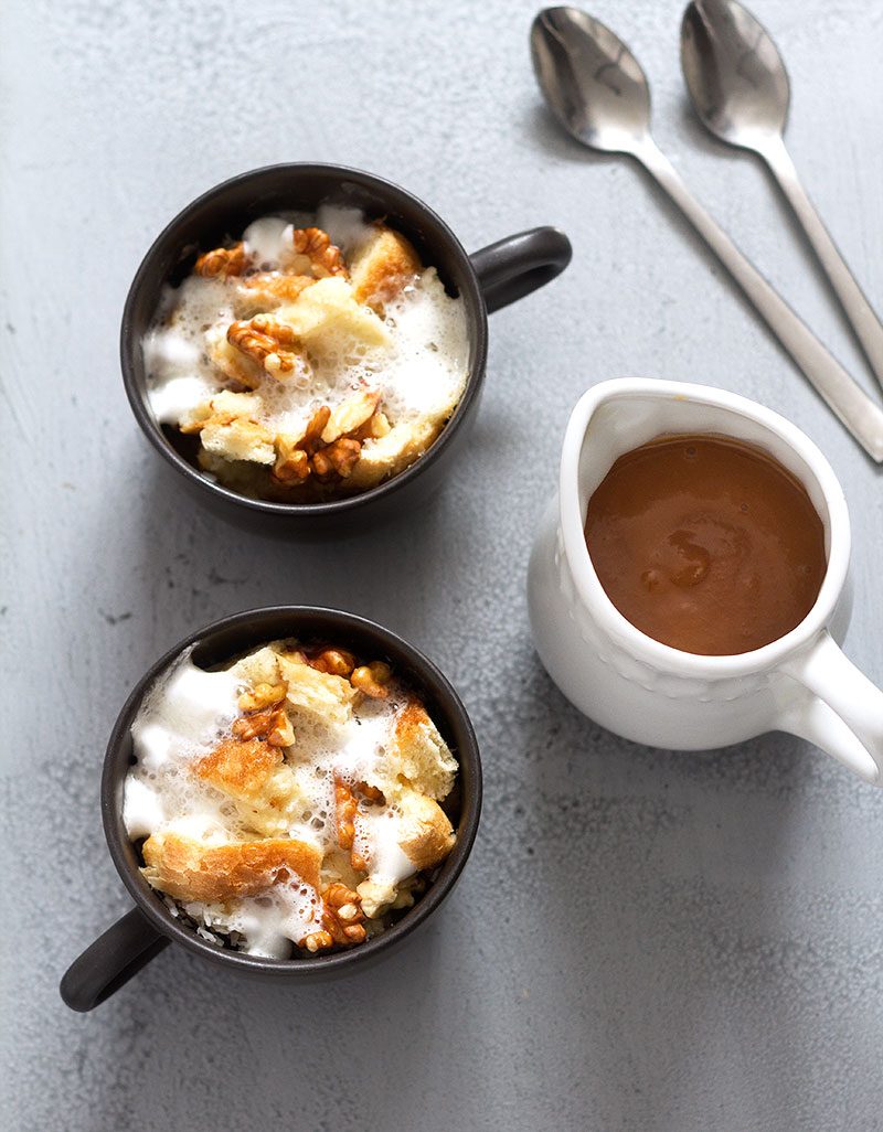 Marshmallow French Toast Mug with Caramel Sauce - #recipe by #eatwell101 - https://www.eatwell101.com/french-toast-in-a-mug-recipe