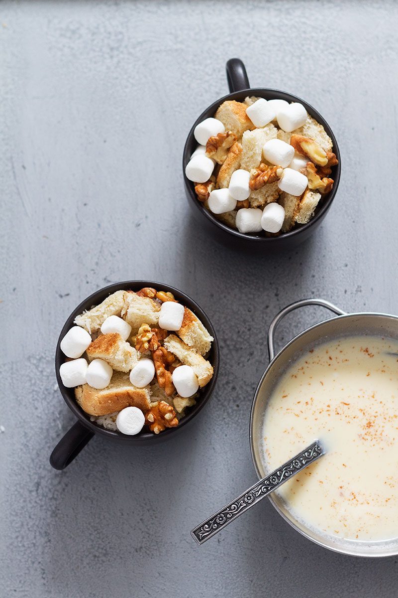 With gooey marshmallow, crunchy walnuts and a creamy caramel sauce, it's so quick to make, like a cross between French toast and a mug cake