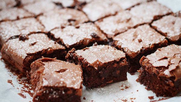 Best Fudgy Chocolate Brownie - #recipe by #eatwell101 - https://www.eatwell101.com/fudgy-chocolate-brownie