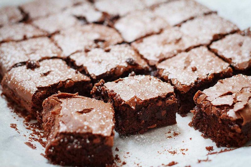 Best Fudgy Chocolate Brownie - #recipe by #eatwell101 - https://www.eatwell101.com/fudgy-chocolate-brownie