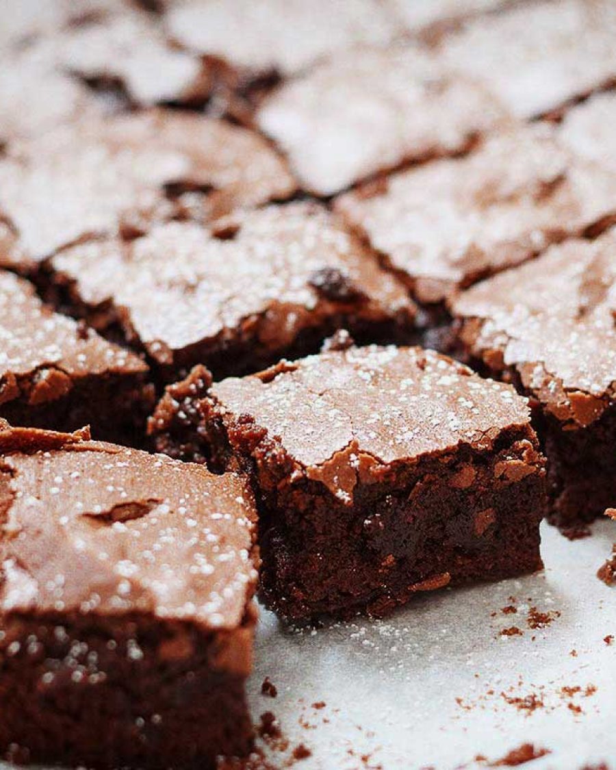Best Fudgy Chocolate Brownie - #recipe by #eatwell101 - https://www.eatwell101.com/fudgy-chocolate-brownie
