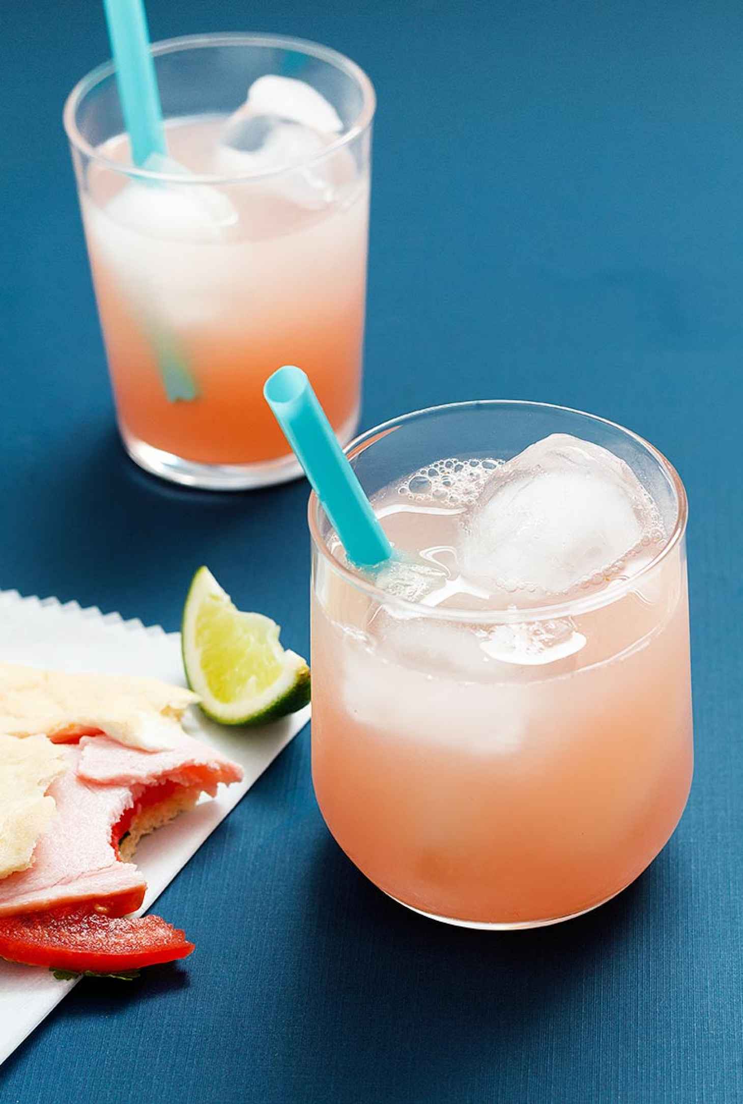 Honey Grapefruit Paloma - #recipe by #eatwell101 - https://www.eatwell101.com/honey-grapefruit-paloma-recipe