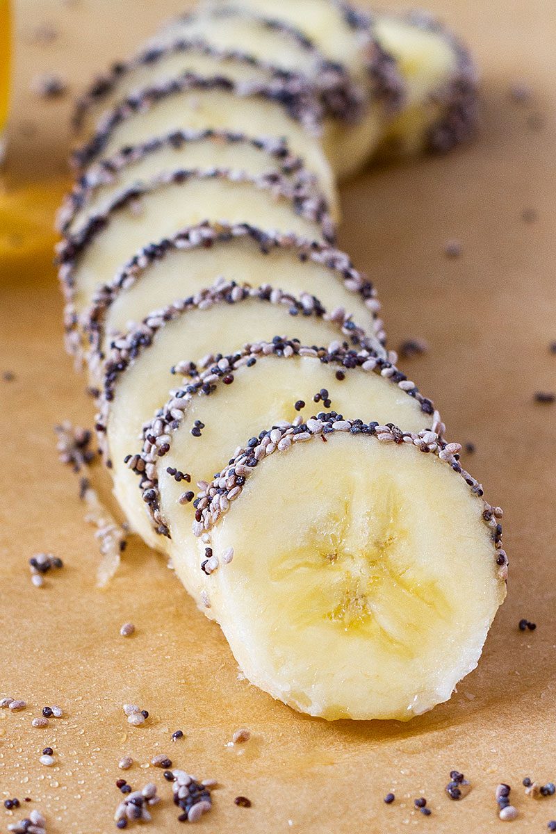 Divinely rich and packed with nutrients, these chia, poppy seeds and honey banana sushis are the perfect way to start your day with the right kind of foods.