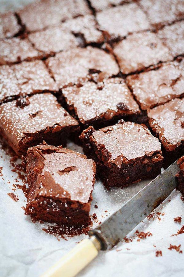 Fudgy Chocolate Brownie - #recipe by #eatwell101 - https://www.eatwell101.com/fudgy-chocolate-brownie