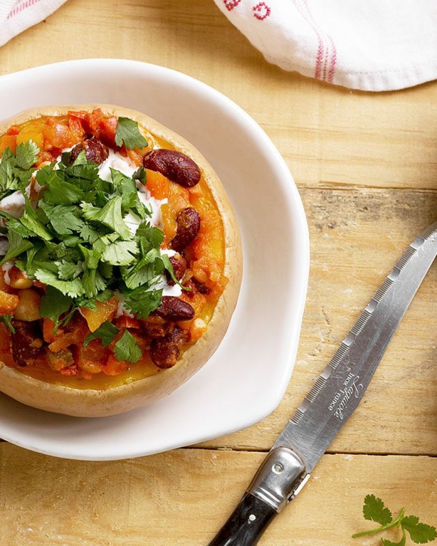 Chili Stuffed Butternut Squash - #recipe by #eatwell101 - https://www.eatwell101.com/chili-stuffed-butternut-squash-recipe