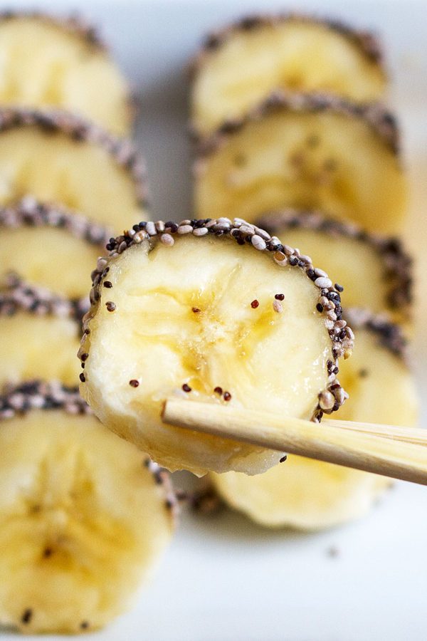 Banana Chia Seeds Sushis - #recipe by #eatwell101 - https://www.eatwell101.com/chia-seeds-banana-sushis-recipe