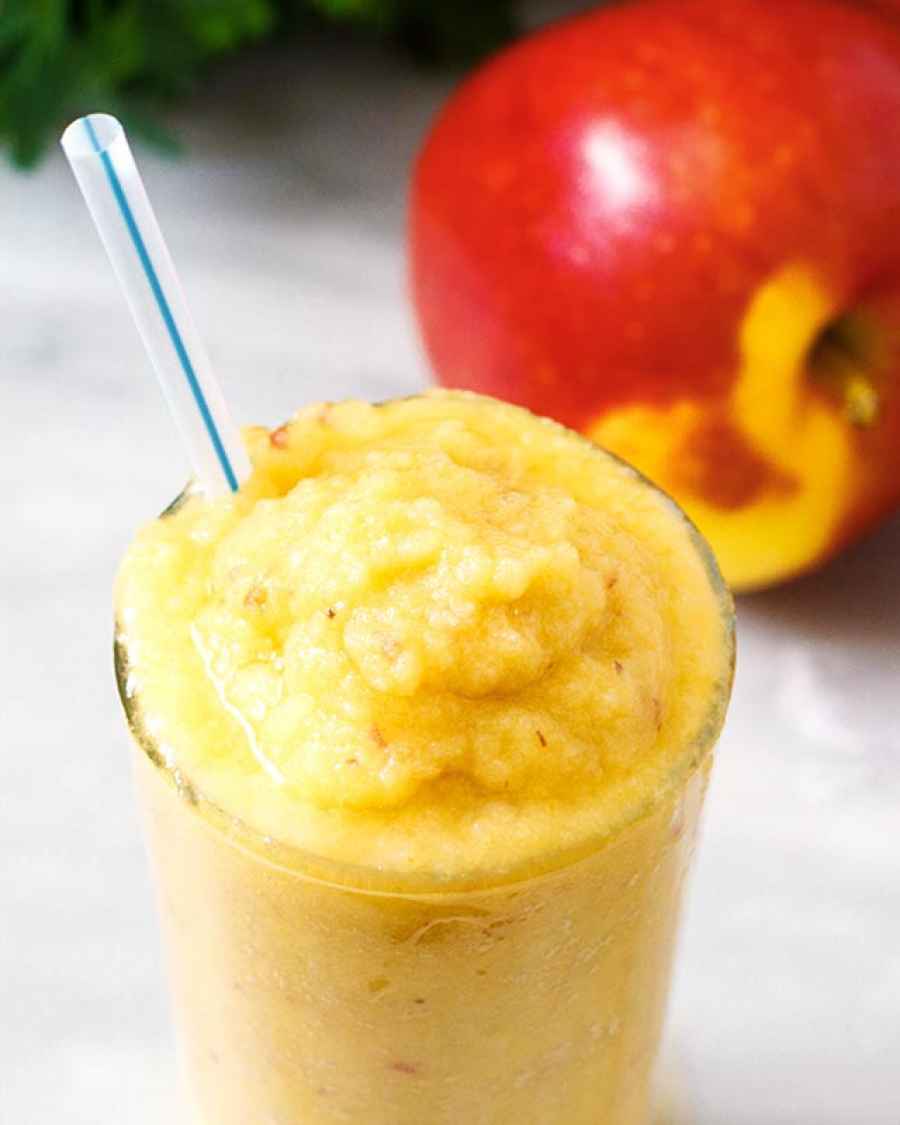 Crisp Apple Ginger Banana Smoothie - #recipe by #eatwell101 - https://www.eatwell101.com/apple-ginger-banana-smoothie-recipe