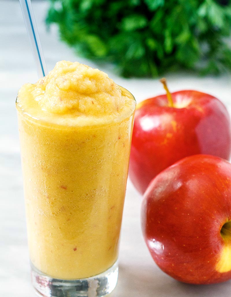 Crisp Apple Ginger Banana Smoothie - #recipe by #eatwell101 - https://www.eatwell101.com/apple-ginger-banana-smoothie-recipe