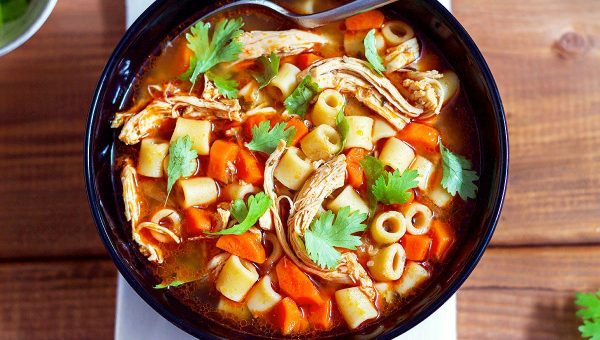 Spicy Chicken Pasta Soup - #recipe by #eatwell101 - https://www.eatwell101.com/spicy-chicken-pasta-soup-recipe