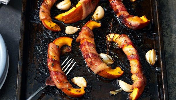 Maple Bacon Roasted Pumpkin - #recipe by #eatwell101 - https://www.eatwell101.com/roasted-pumpkin-with-garlic-maple-syrup-and-bacon-recipe