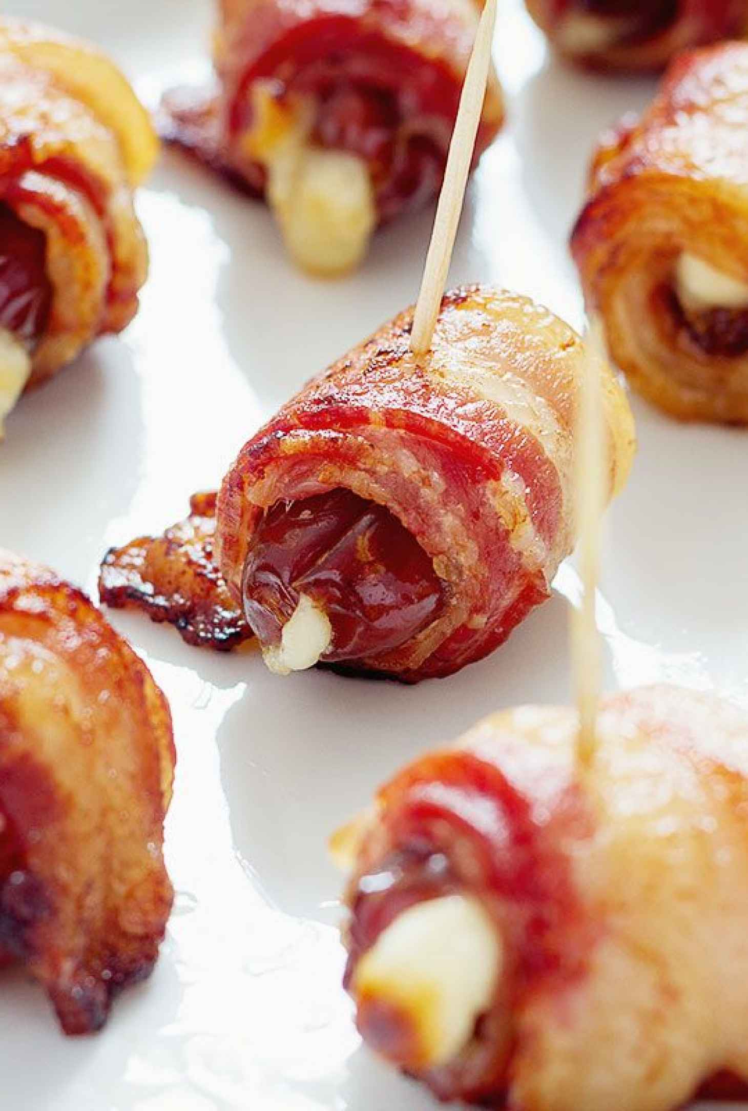 Baked Bacon-Wrapped Dates - #recipe by #eatwell101 - https://www.eatwell101.com/cheesy-bacon-wrapped-dates-recipe