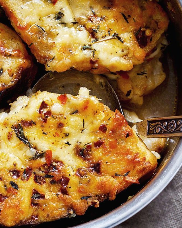 Baked Four-Cheese Garlic Bread Soup - #recipe by #eatwell101 - https://www.eatwell101.com/cheesy-garlic-bread-soup-recipe